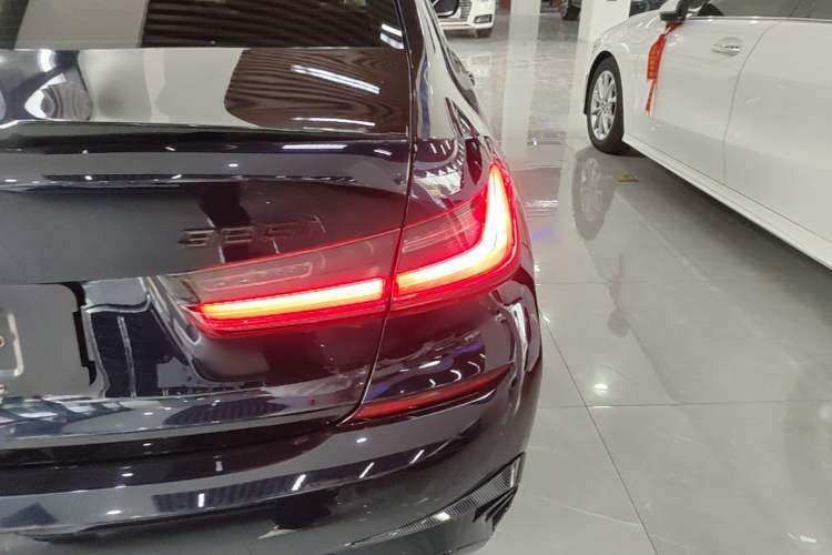 Used BMW 3 Series 2022 325i M Sport Package Exterior 3
