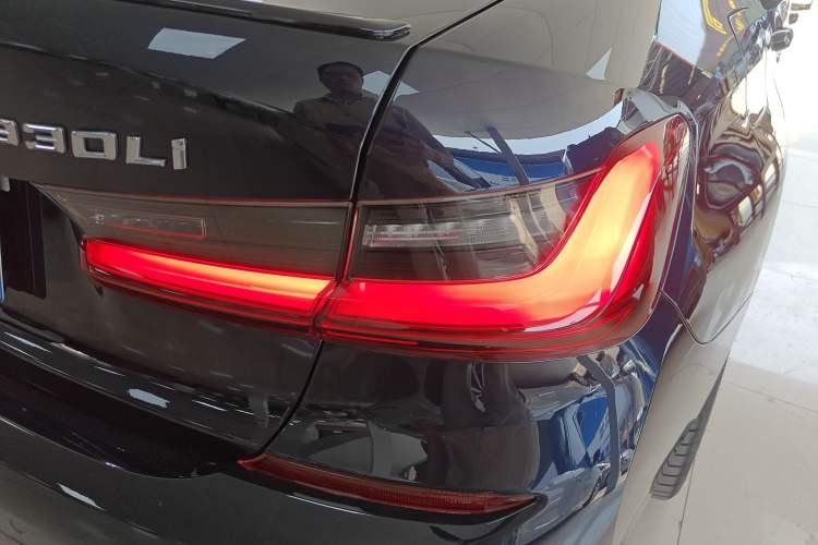 Used BMW 3 Series 2022 Restyled 330Li xDrive M Sport Night Edition Package Exterior 3