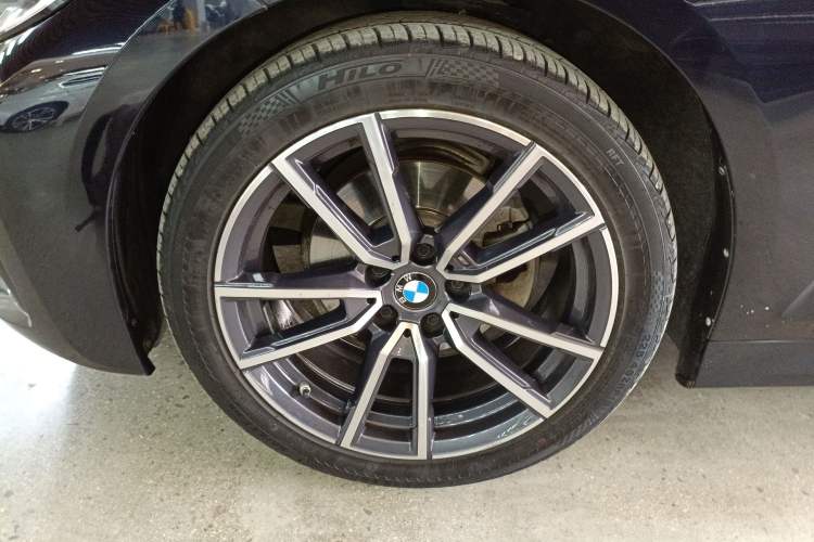 Used BMW 3 Series 2022 320Li M Sport Package Exterior 3