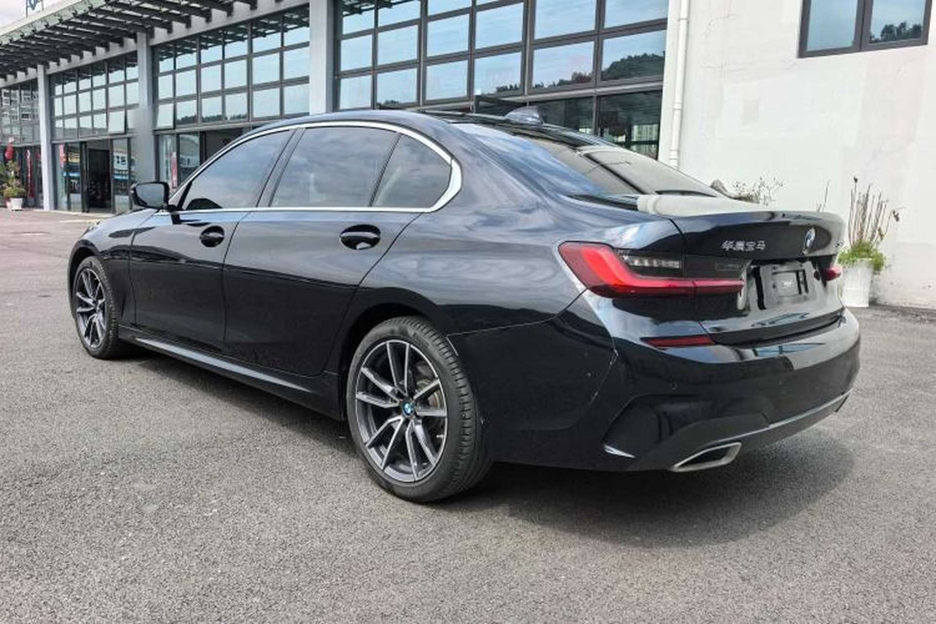 Used BMW 3 Series 2022 320Li M Sport Package Exterior 3