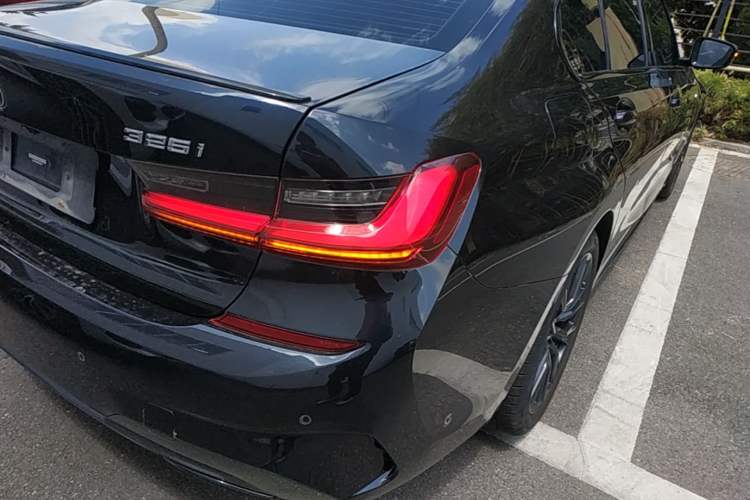 Used BMW 3 Series 2022 325i M Sport Night Edition Package Exterior 3