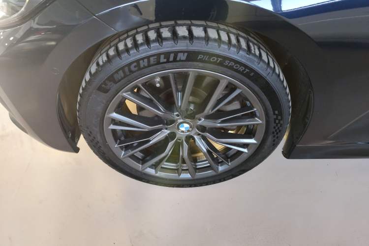Used BMW 3 Series 2022 330i M Sport Night Edition Exterior 4