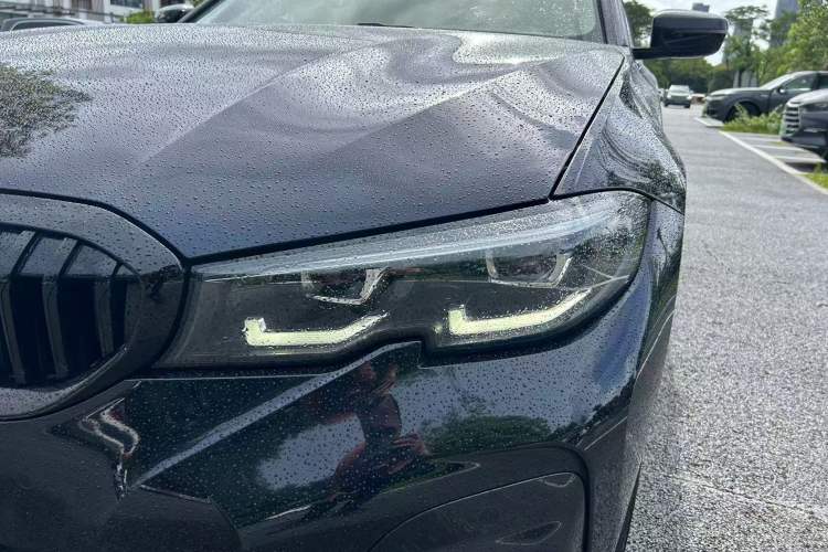 Used BMW 3 Series 2022 Revised 325i M Sport Night Edition Package Exterior 4
