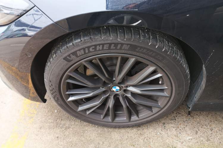 Used BMW 3 Series 2022 325i M Sport Night Edition Package Exterior 4