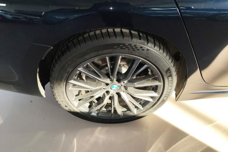 Used BMW 3 Series 2022 330i M Sport Night Edition Exterior 5