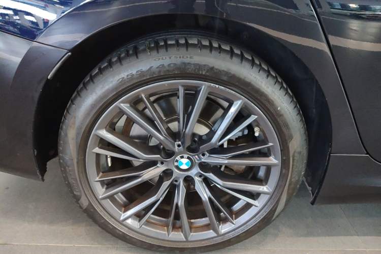 Used BMW 3 Series 2022 Restyled 330Li xDrive M Sport Night Edition Package Exterior 5