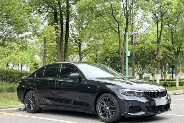 Used BMW 3 Series 2022 Revised 325i M Sport Night Edition Package Exterior 6