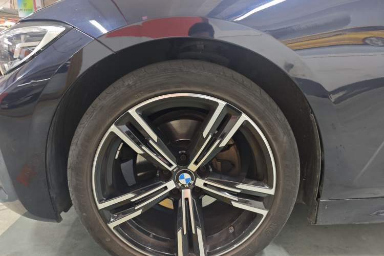 Used BMW 3 Series 2022 325i M Sport Package Exterior 6