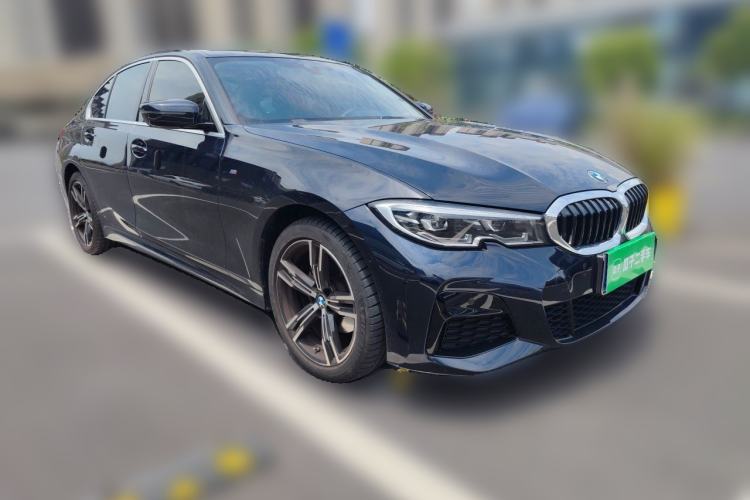 Used BMW 3 Series 2022 Updated 325i M Sport Package Front Right 45 Deg