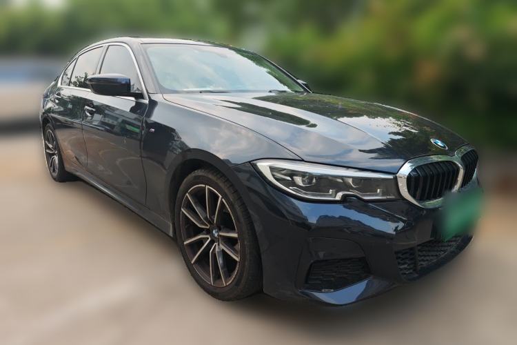 Used BMW 3 Series 2022 320Li M Sport Package Front Right 45 Deg