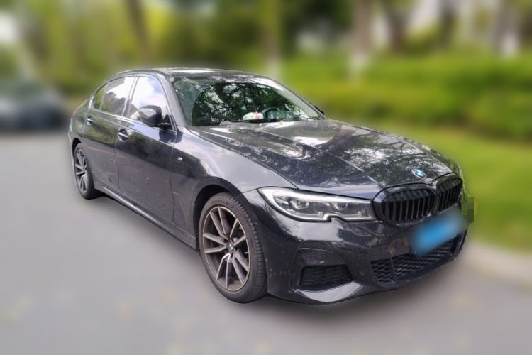 Used BMW 3 Series 2022 320Li M Sport Package Front Right 45 Deg