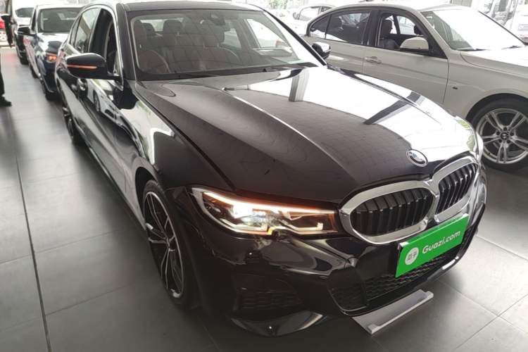 Used BMW 3 Series 2022 325Li M Sport Package Front Right 45 Deg