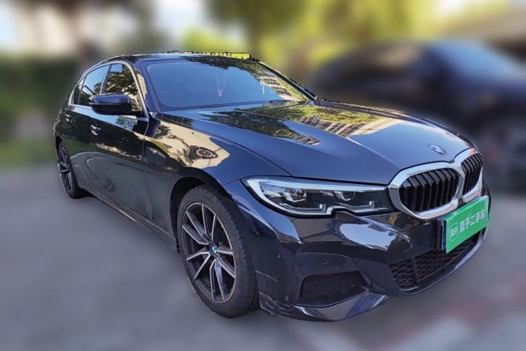 Used BMW 3 Series 2022 320Li M Sport Package Front Right 45 Deg