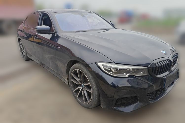 Used BMW 3 Series 2022 320Li M Sport Package Front Right 45 Deg