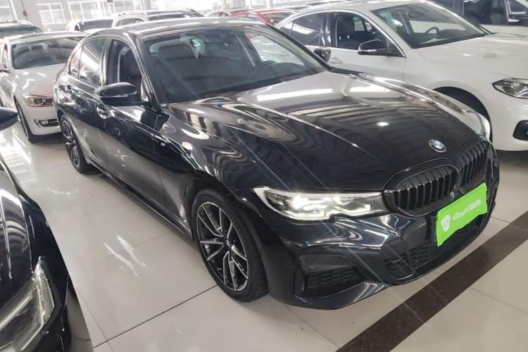 Used BMW 3 Series 2022 325Li M Sport Package Front Right 45 Deg