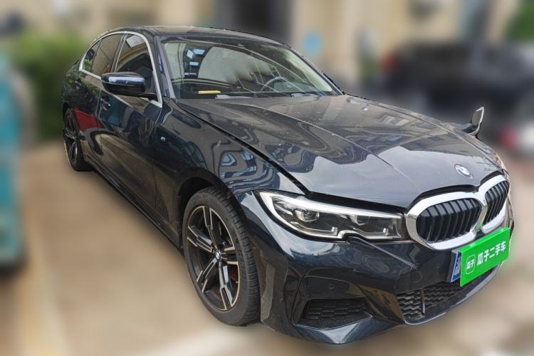 Used BMW 3 Series 2022 Updated 325i M Sport Package Front Right 45 Deg