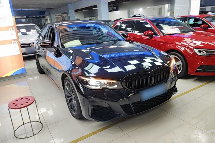 Used BMW 3 Series 2022 325i M Sport Night Edition Package Front Right 45 Deg