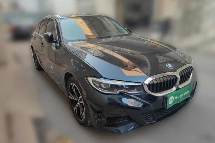 Used BMW 3 Series 2022 Updated 325i M Sport Package Front Right 45 Deg