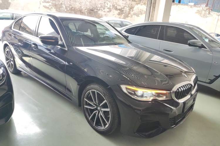Used BMW 3 Series 2022 Restyled 320Li M Sport Package Front Right 45 Deg