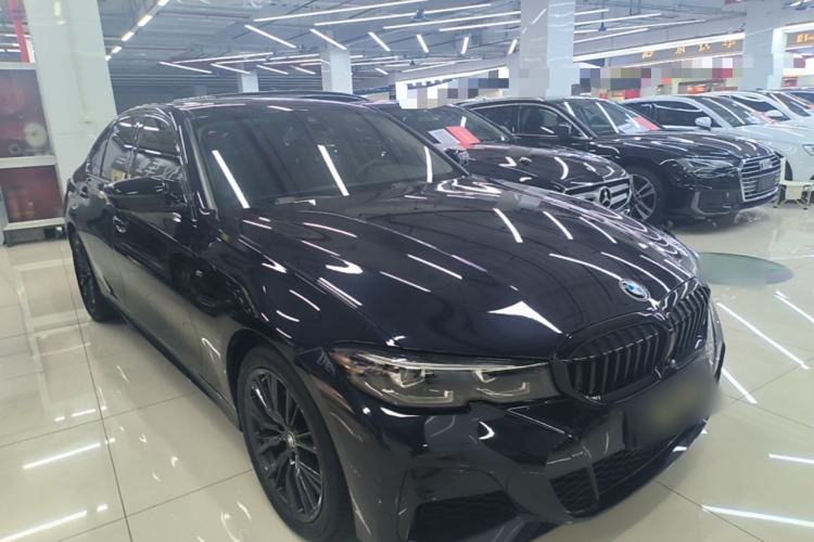 Used BMW 3 Series 2022 325i M Sport Night Edition Package Front Right 45 Deg