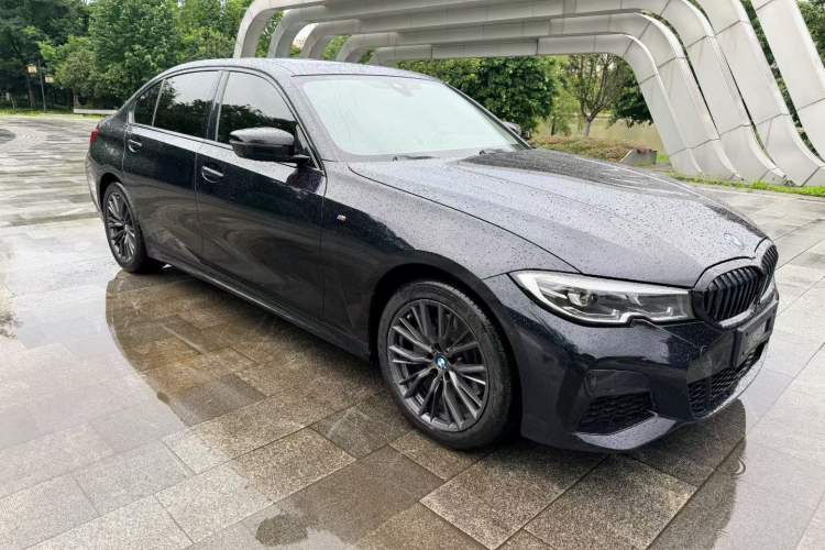 Used BMW 3 Series 2022 Restyled 330Li xDrive M Sport Night Edition Package Front Right 45 Deg