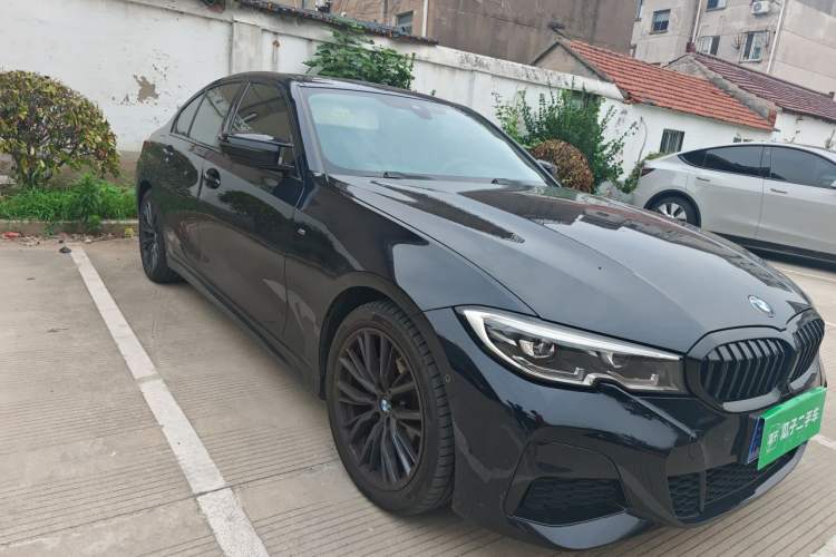 Used BMW 3 Series 2022 Revised 325i M Sport Night Edition Package Front Right 45 Deg