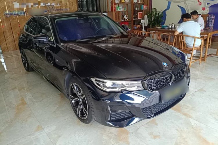 Used BMW 3 Series 2022 Updated 325i M Sport Package Front Right 45 Deg