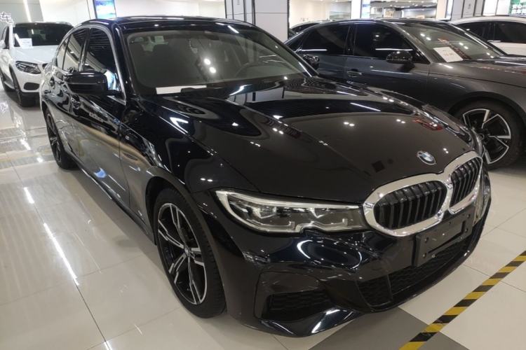 Used BMW 3 Series 2022 Updated 325i M Sport Package Front Right 45 Deg