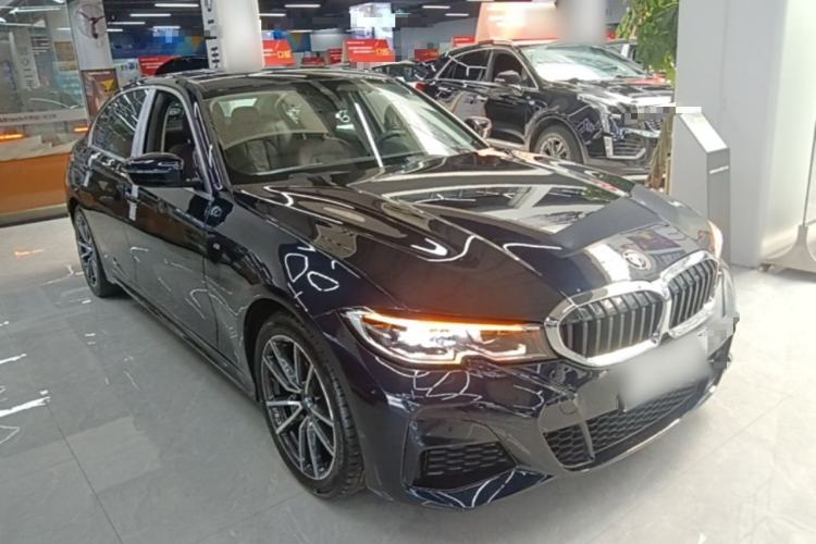 Used BMW 3 Series 2022 325Li M Sport Package Front Right 45 Deg