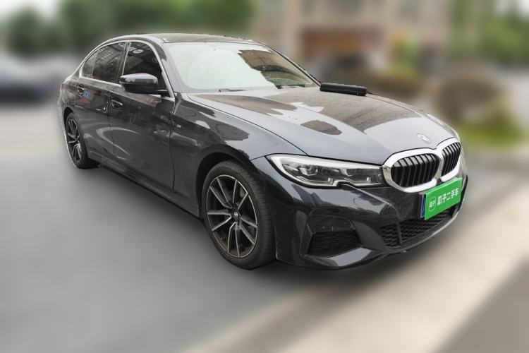 Used BMW 3 Series 2022 320Li M Sport Package Front Right 45 Deg