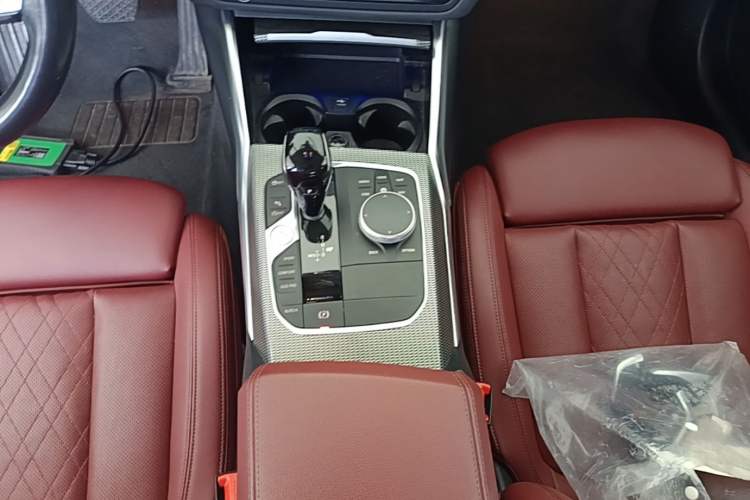 Used BMW 3 Series 2022 330i M Sport Night Edition Gear Lever