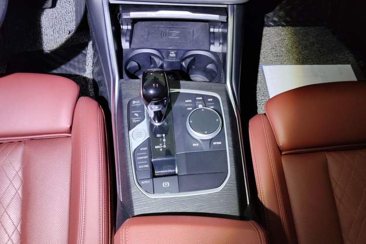 Used BMW 3 Series 2022 325i M Sport Package Gear Lever