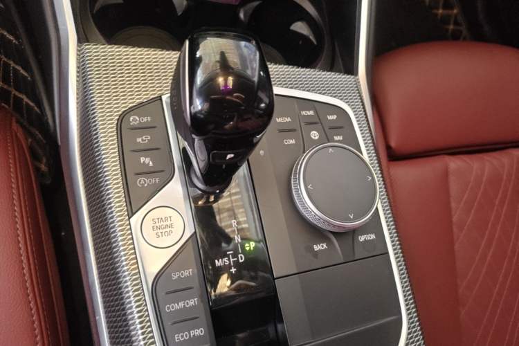 Used BMW 3 Series 2022 Revised 325i M Sport Night Edition Package Gear Lever