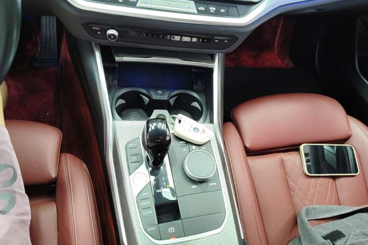Used BMW 3 Series 2022 325i M Sport Night Edition Package Gear Lever