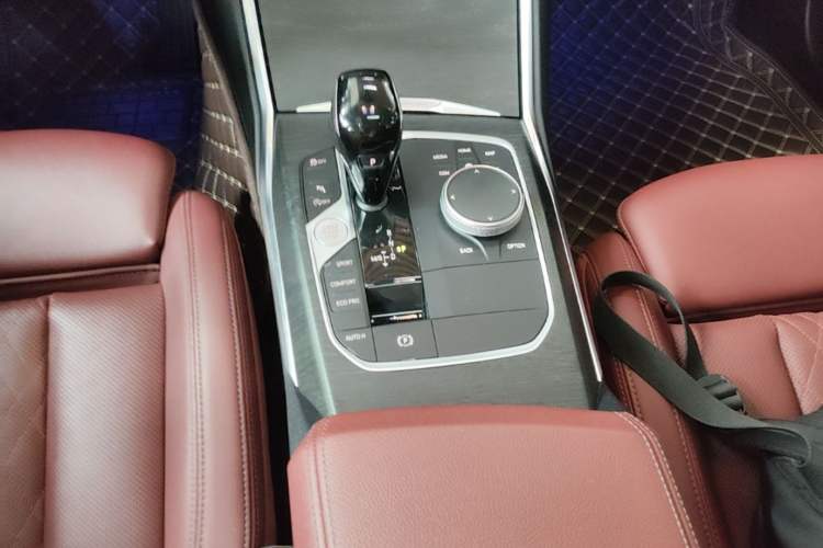 Used BMW 3 Series 2022 325i M Sport Package Gear Lever