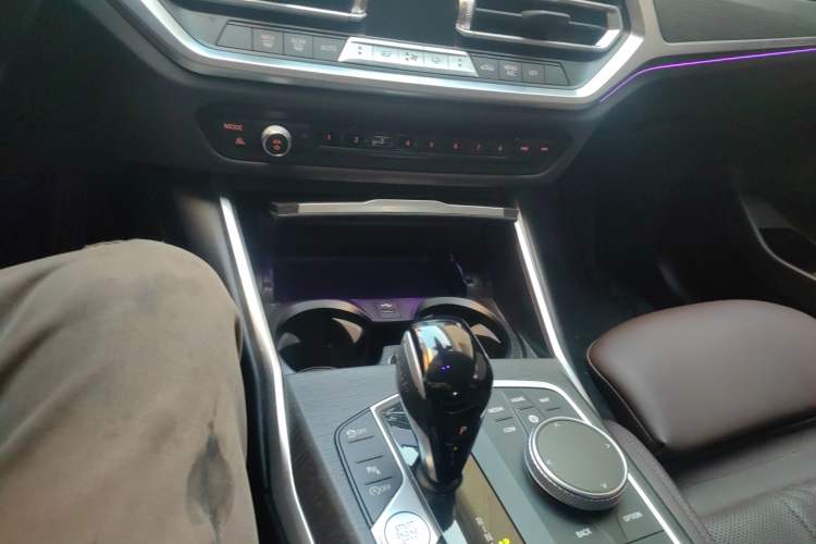 Used BMW 3 Series 2022 Updated 325i M Sport Package Gear Lever