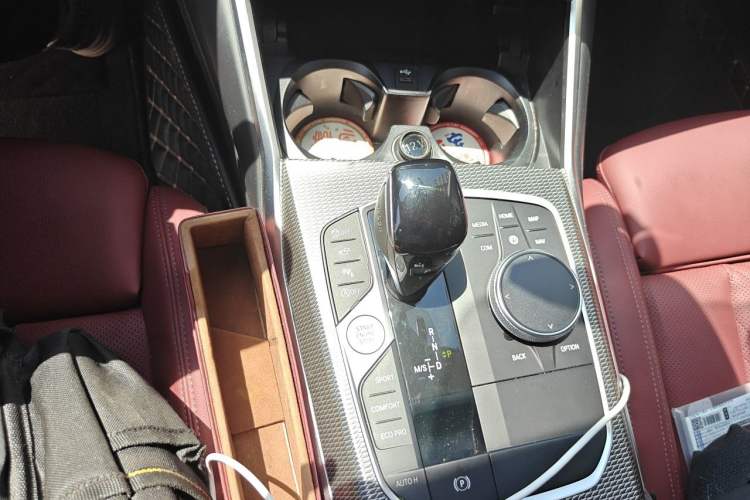 Used BMW 3 Series 2022 Revised 325i M Sport Night Edition Package Gear Lever