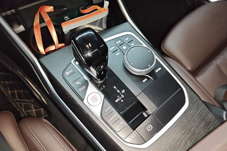 Used BMW 3 Series 2022 Updated 325i M Sport Package Gear Lever