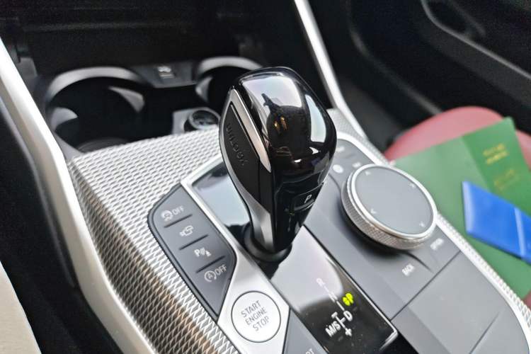 Used BMW 3 Series 2022 Revised 325i M Sport Night Edition Package Gear Lever
