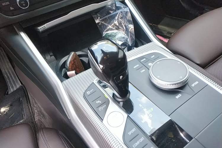 Used BMW 3 Series 2022 325i M Sport Night Edition Package Gear Lever