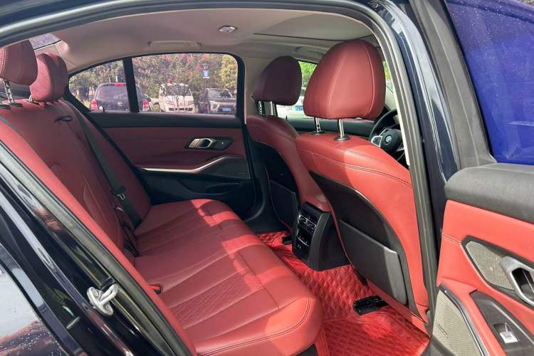 Used BMW 3 Series 2022 Revised 325i M Sport Night Edition Package Headliner