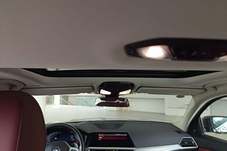 Used BMW 3 Series 2022 330i M Sport Night Edition Headliner