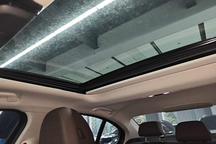 Used BMW 3 Series 2022 Updated 325i M Sport Package Headliner