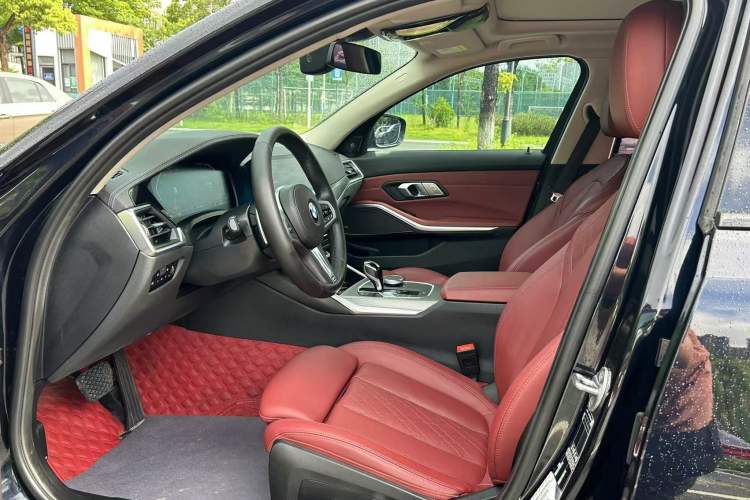 Used BMW 3 Series 2022 Revised 325i M Sport Night Edition Package Interior 1