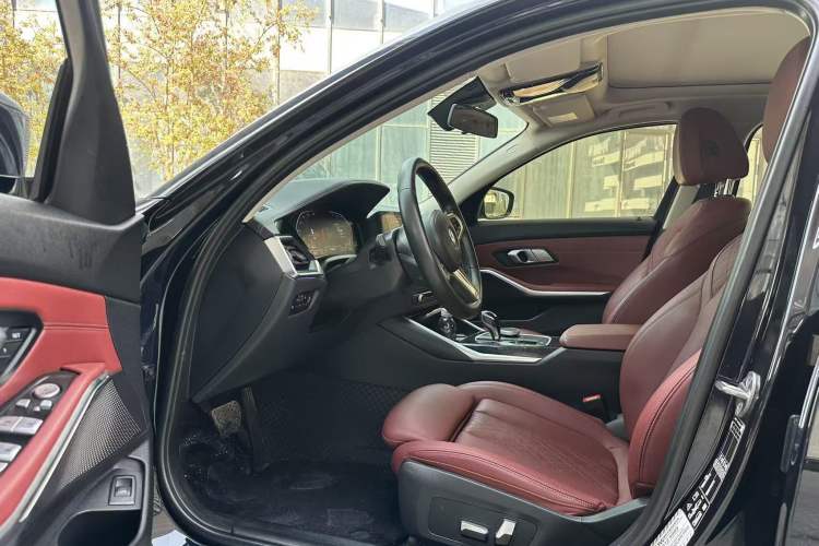Used BMW 3 Series 2022 325Li xDrive M Sport Package Interior 1