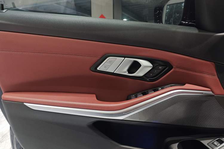 Used BMW 3 Series 2022 325Li M Sport Package Interior 10