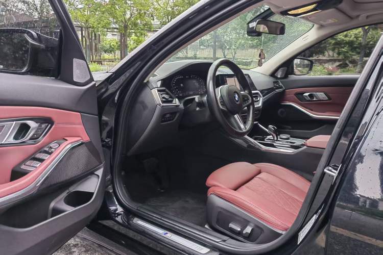 Used BMW 3 Series 2022 Restyled 320Li M Sport Package Interior 2