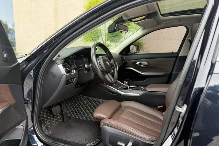 Used BMW 3 Series 2022 Updated 325i M Sport Package Interior 2