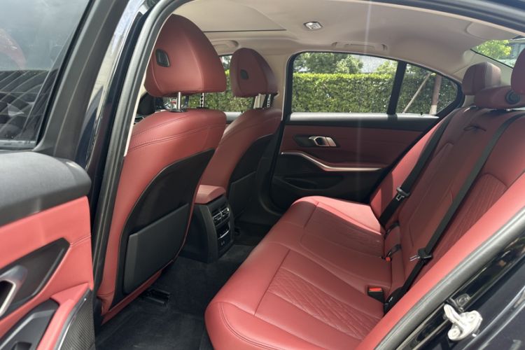 Used BMW 3 Series 2022 Updated 325i M Sport Package Interior 3