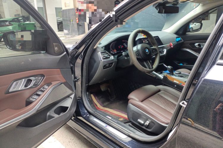 Used BMW 3 Series 2022 Revised 325i M Sport Night Edition Package Interior 3